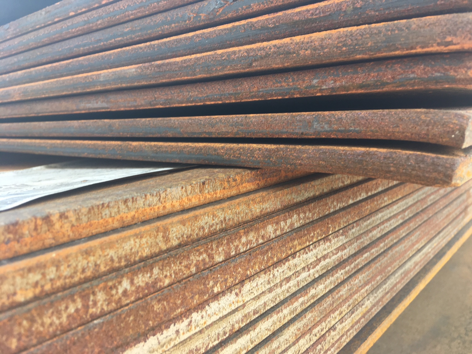 Уточнить цену на необходимый металлопрокат